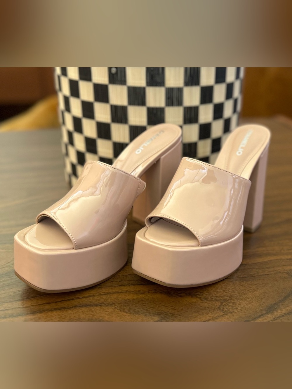 D ‘AMELIO FOOTWEAR Patent Platform heels in Blush